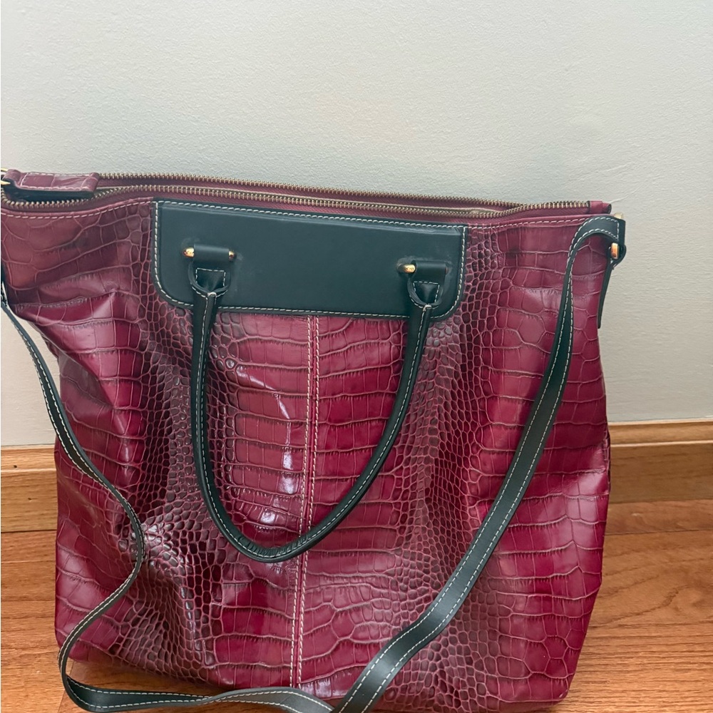 Chic Maroon Crocodile-Patterned Tote Bag